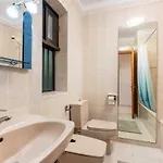 Sunset Two Bedroom 아파트 *
